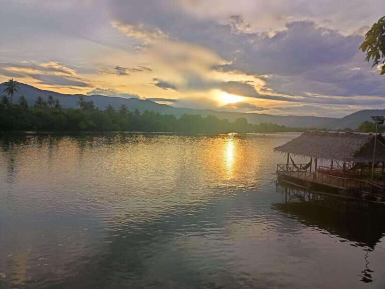 Kayak trip around Green cathedral, Swim, Reflection sunset - Detailed Breakdown of the Itinerary