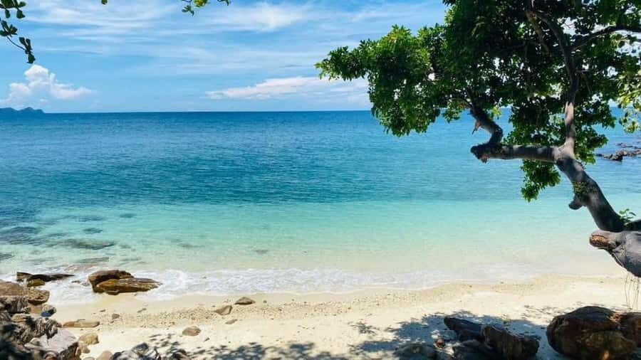 Ko Lanta: Koh Ma & Koh Ngai Snorkeling Trip with Lunch - The Transport and Group Size