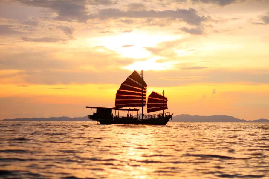 Krabi: 4-Island Sunset Snorkeling Tour & Bioluminescent Swim - The Boat: A Cozy, Traditional Siamese Junk
