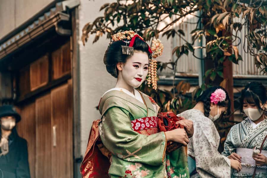 Kyoto Private Tour: Nishiki Market, Zen Temples & Sweets - Who Should Consider This Tour?