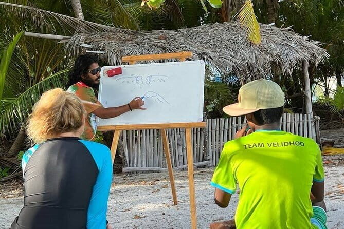 Learn to surf with Fuvahmulah Surf School - The Experience: What to Expect