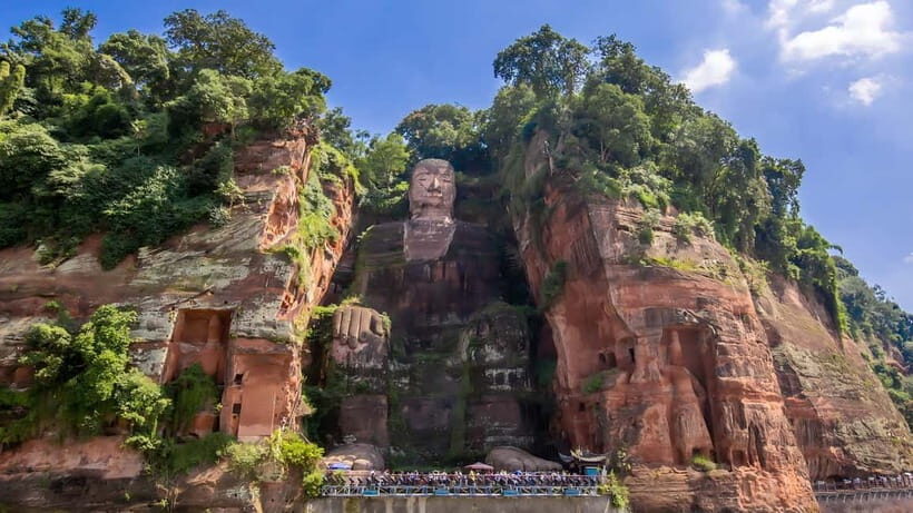 Leshan Giant Buddha & Huanglongxi Ancient Town Day Tour - An In-Depth Look at the Tour Experience
