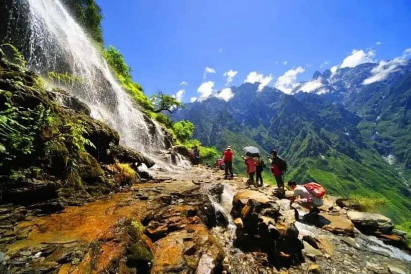Lijiang: Tiger Leaping Gorge with Lijiang Private Tour - Cultural and Scenic Highlights on the Return