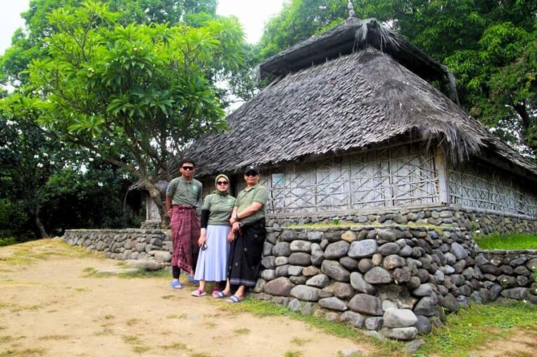 Lombok: Senaru Waterfalls & Bayan Heritage Experience - Exploring Senaru: Waterfalls and Tropical Scenery