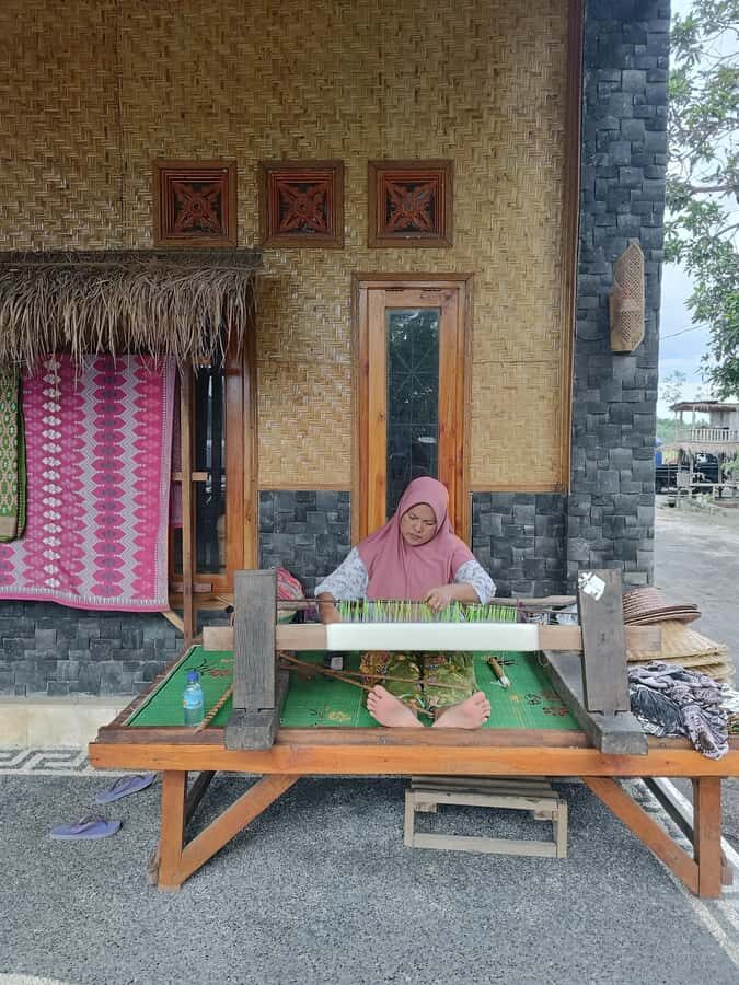 Lombok: Waterfalls, Coffee Plantation & Sasak Village Tour - Practical Information & Tips