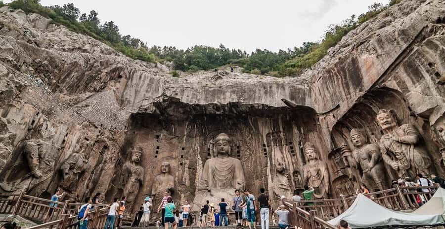 Luoyang: Full-Day Longmen Grottoes & White Horse Temple - Authentic Flavor at the Local Lunch