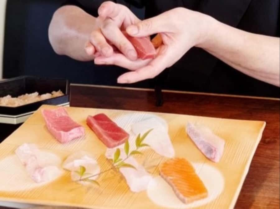 Make sushi while enjoying the spectacular view of Fukuoka - The Experience in Detail