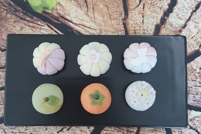 Making BeanPaste Rice Cake Experience in Seoul - The Sum Up