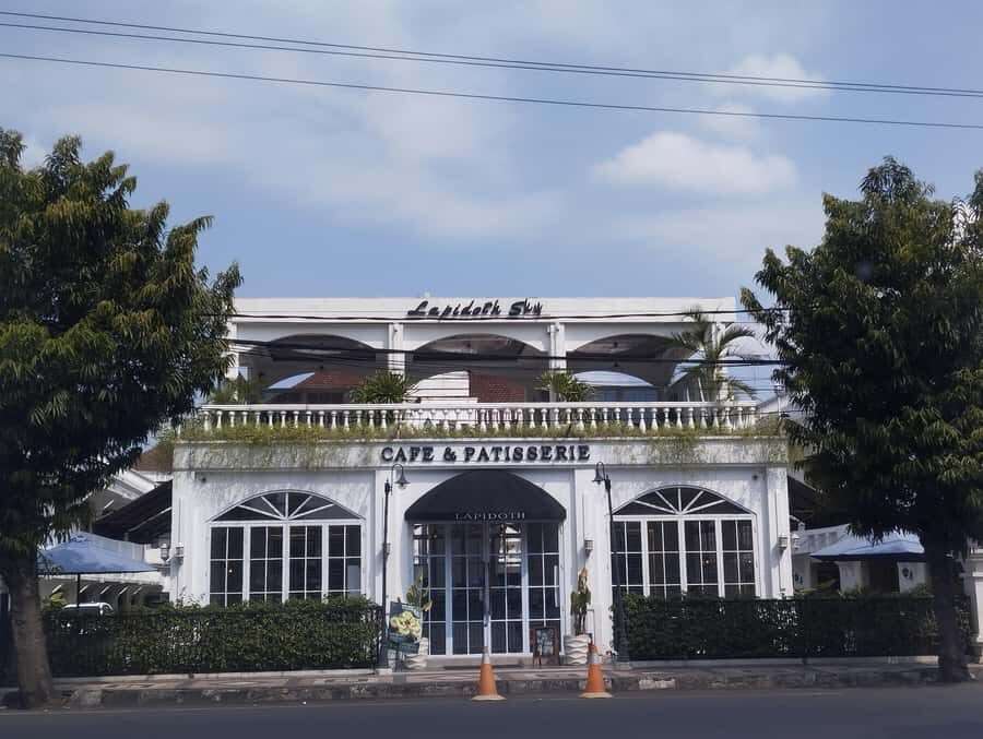 MALANG CUSTOMIZED TOURS WITH CAR DRIVER - Deep Dive into Specific Stops