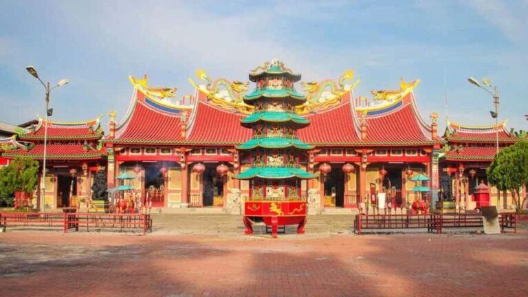 Medan: Highlights City Sightseeing Guided Group Tour - Who Is This Tour For?