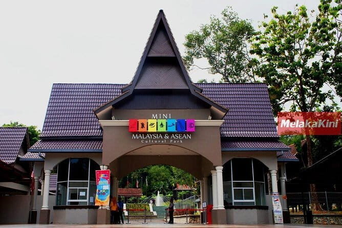 Melaka Full-Day Trip From Kuala Lumpur - The Experience and Logistics