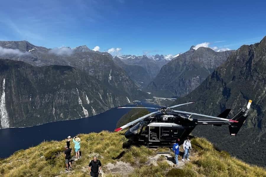 Milford Sound Helicopter Flight from Queenstown | 1.25 hours - What Makes This Tour Stand Out?