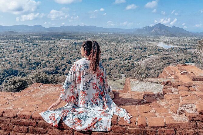 Minneriya National Park and Sigiriya Day Trip from Kalutara - What’s Included and What’s Not