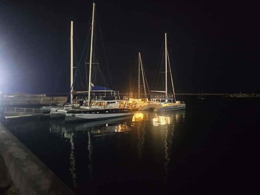 Mirissa: Stargazing Yacht Cruise with Dinner and Wine - The Cruise Itself: Sailing Under the Stars