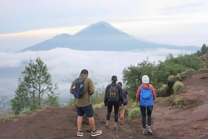 Mount Batur Sunrise Hiking With Local Guide Experience - The Journey Up: What to Expect from the Tour