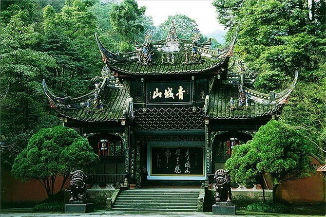 Mount Qingcheng and Dujiangyan Irrigation Sightseeing Tour - Discovering Dujiangyan Irrigation System