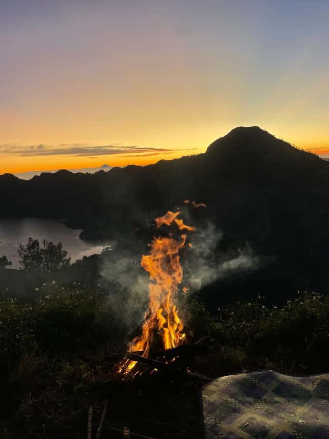 Mount Rinjani Trekking 3D/2N To Summit,Lake & Hot Spring - What Makes This Tour Stand Out?