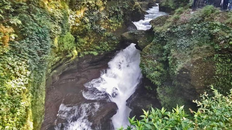 Muktinath Helicopter Tour with Pashupatinath and Janakpur - What Sets This Tour Apart?