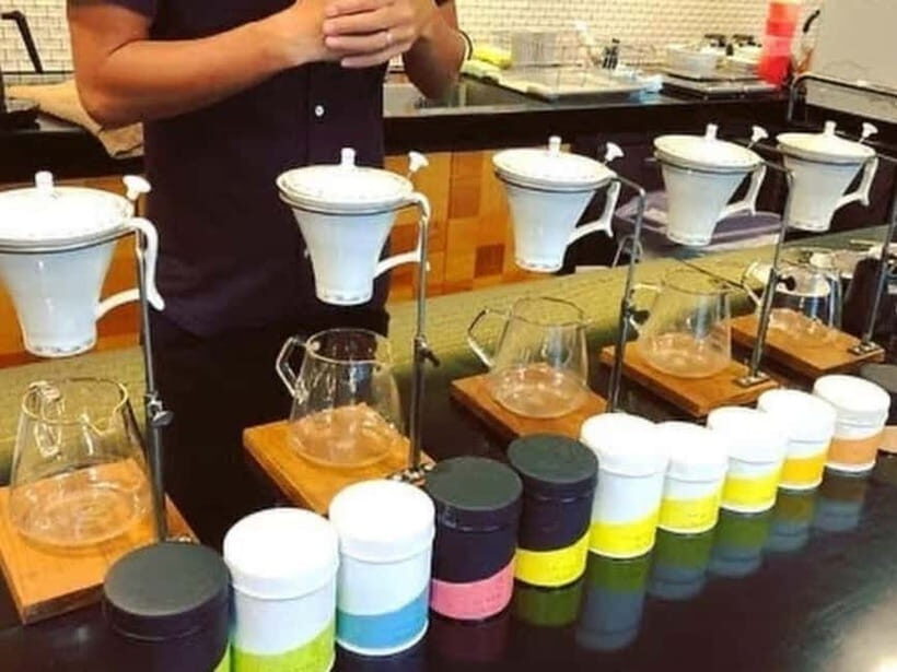 Multiple courses of Stylish Japanese tea entertainment - What You Can Expect During the Tour