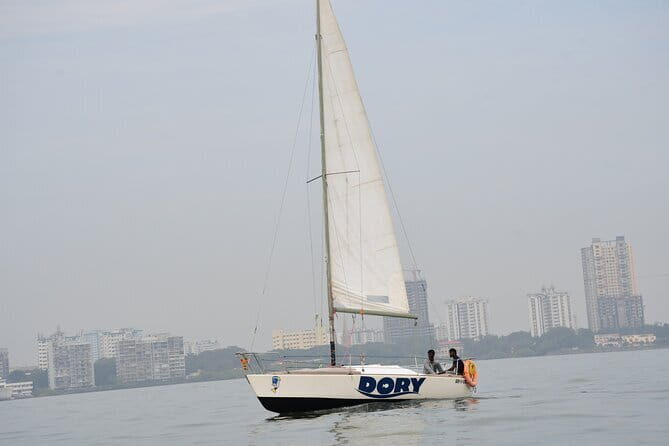Mumbai Bay Breeze Sail on a Compact Yacht Experience - The Sum Up