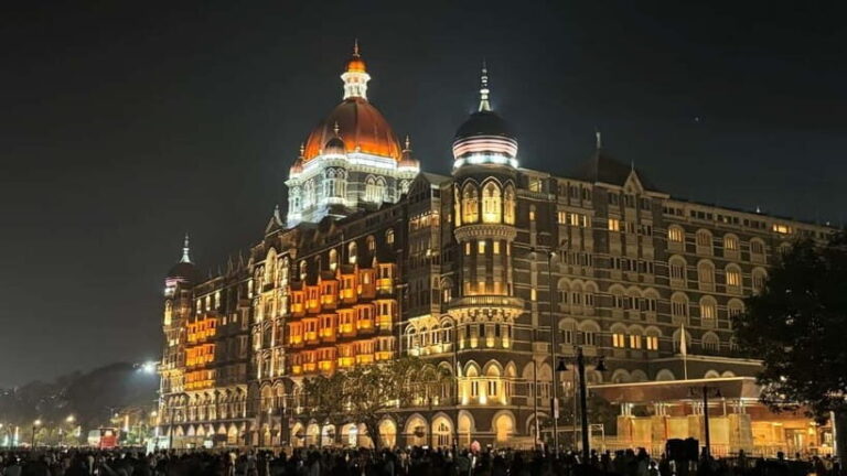 Mumbai By Night: Lights & Luminance - An In-Depth Look at the “Mumbai By Night: Lights & Luminance” Tour