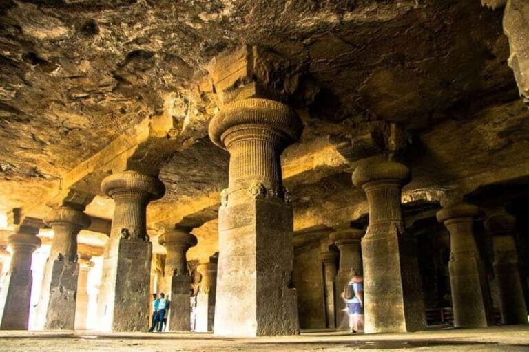 Mumbai: Elephanta Caves Tour with Ferry & Snacks - A Taste of Local Life and Flavors