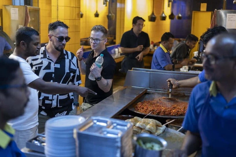 Mumbai Street Food, Markets & Temples Tour - Discover the Heart of Mohamed Ali Road