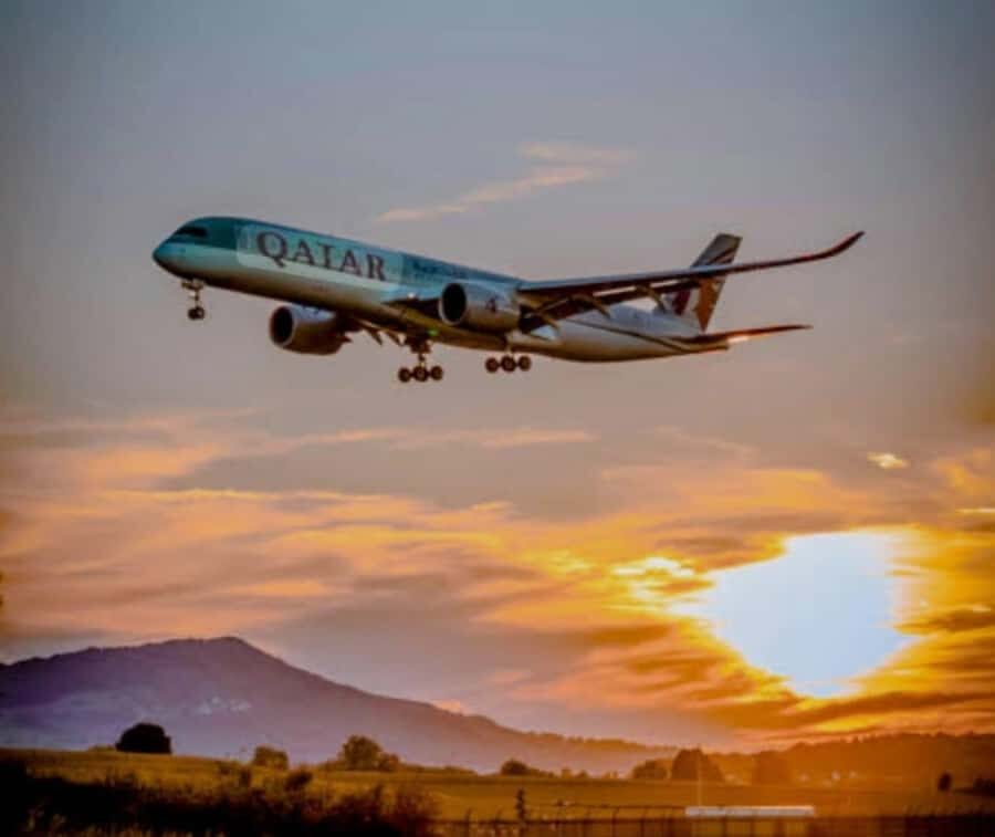 Mumbai: Taj Mahal Day Trip with Flights and Guide - A Taste of Local Flavor: Lunch and Additional Sights