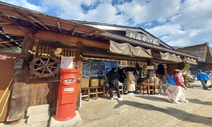 Nagoya: Shirakawa-go, Takayama & Snow Wall 2-Day Tour - An In-Depth Look at the Itinerary