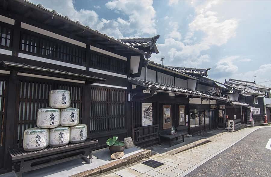 Nakatsugawa: Hazama Brewery Tour with Sake Tasting - The Sake Gallery: A Nostalgic Experience