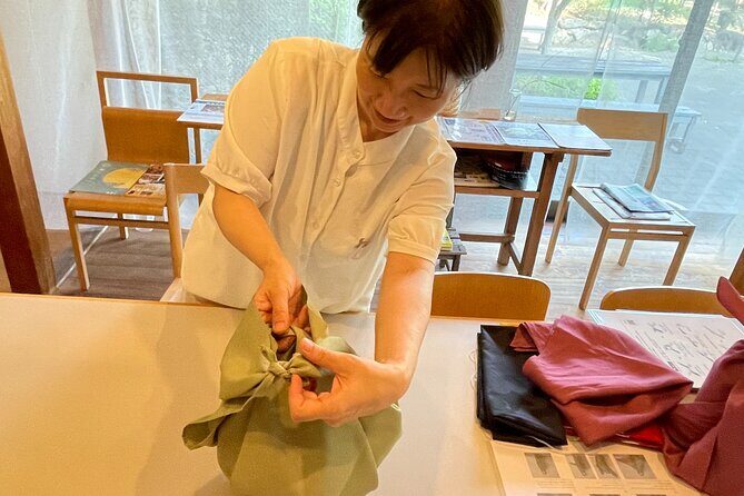 Nara Highlight Walking Tour with Furoshiki Experience with Lunch - Analyzing the Tour’s Value