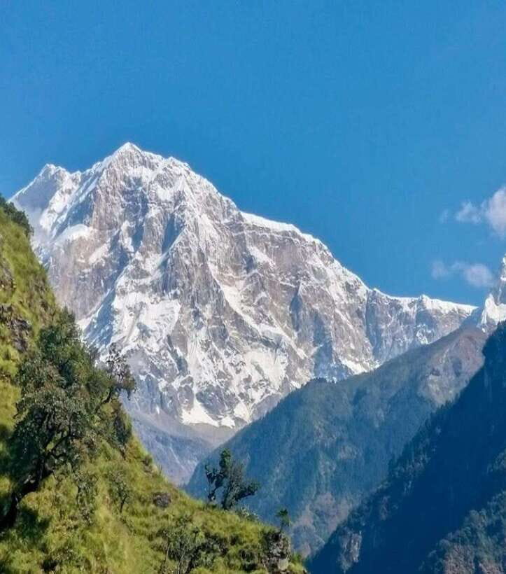 Ngadi Chuli Expedition 2025/2026 - Traveling from Kathmandu to Base Camp: The Initial Trek