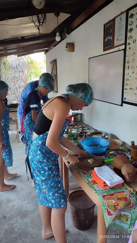 Nilaveli: Sri Lankan Cooking Class with a Local Family - Who Would Love This Experience?