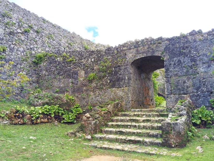 Okinawa: Nakagusuku Castle Views and Legends Tour (1.5h) - Who Should Consider This Tour?