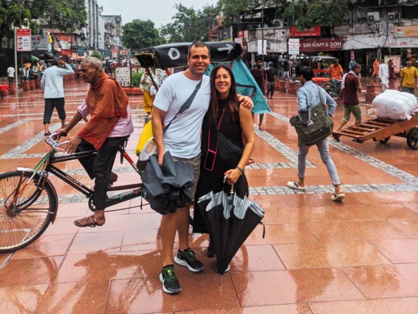 Old Delhi: Walking Tour with Tuk Tuk Ride & Snacks (Español) - Exploring the Landmarks and Hidden Gems