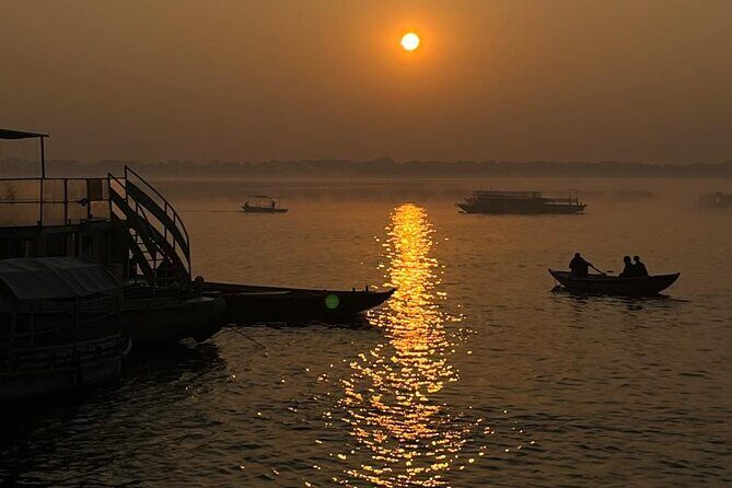 Omvitys Full-Day Varanasi Tour: Sunrise Boat to Sunset Aarti - Why This Tour Offers Great Value