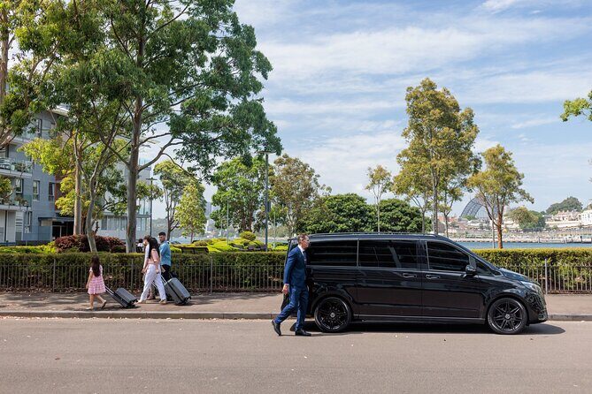 One Way Luxury Transfer to Gold Coast Theme Parks - Detailed Breakdown of the Journey