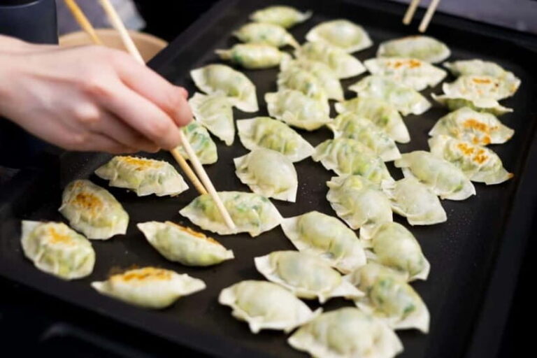 Osaka: Dumplings Workshop with Beer - An Introduction to the Gyoza Experience