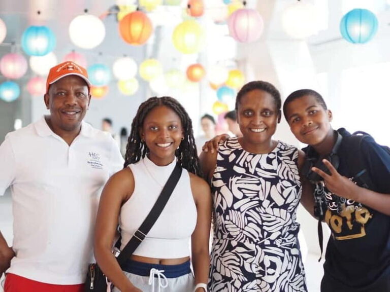 Osaka Taxi Tour by Ivy Leaguer Photographer & Licensed Guide - Itinerary Breakdown: What to Expect