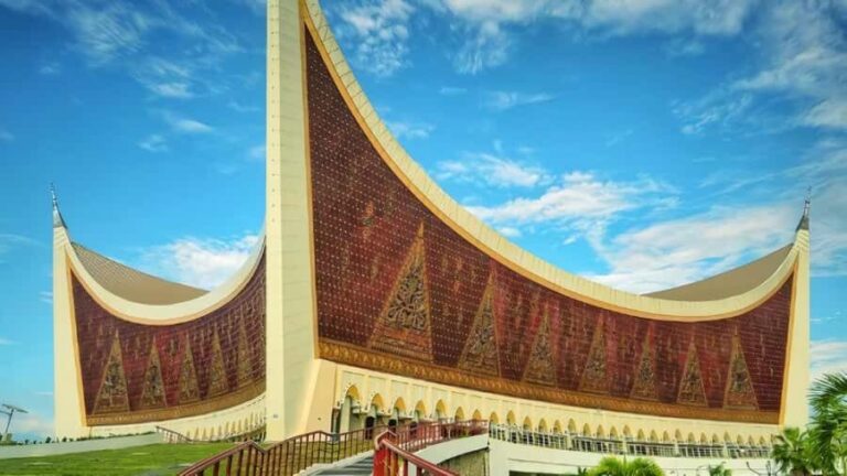 Padang : Amazing City Tour Padang with Lunch - Who Will Get the Most Out of This Tour?