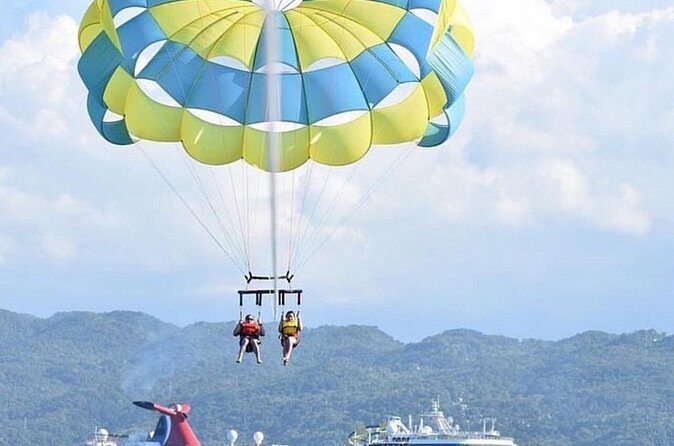 Parasailing activity in Montego Bay with lunch and transfer - Why This Tour Offers Great Value