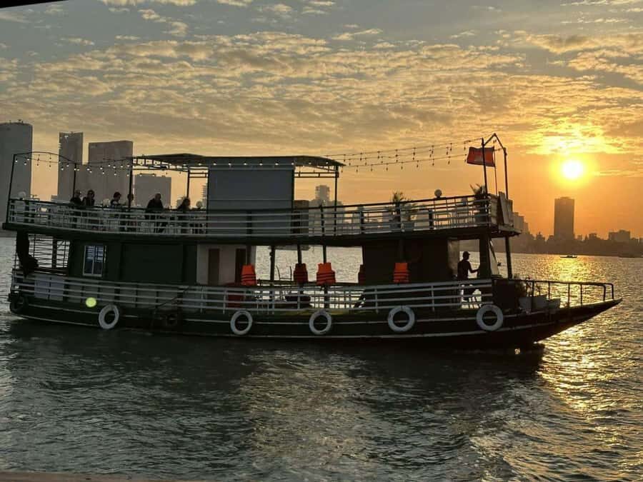 Phnom Penh: Private (Entire Boat) Mekong River Sunset Cruise - The Experience in Detail