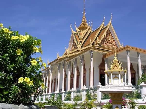 Phnom Penh Private Tour: Royal Palace, Silver Pagoda, S-21 - Practical Details and What to Expect