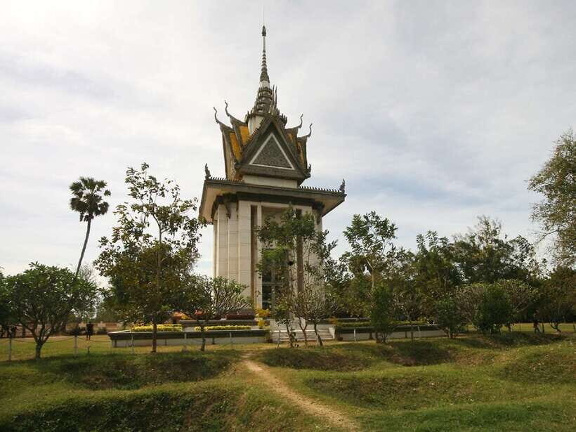 Phnom Penh private tour Tuol Sleng & Choeng Ek Killing Field - The Itinerary: A Step-by-Step Breakdown