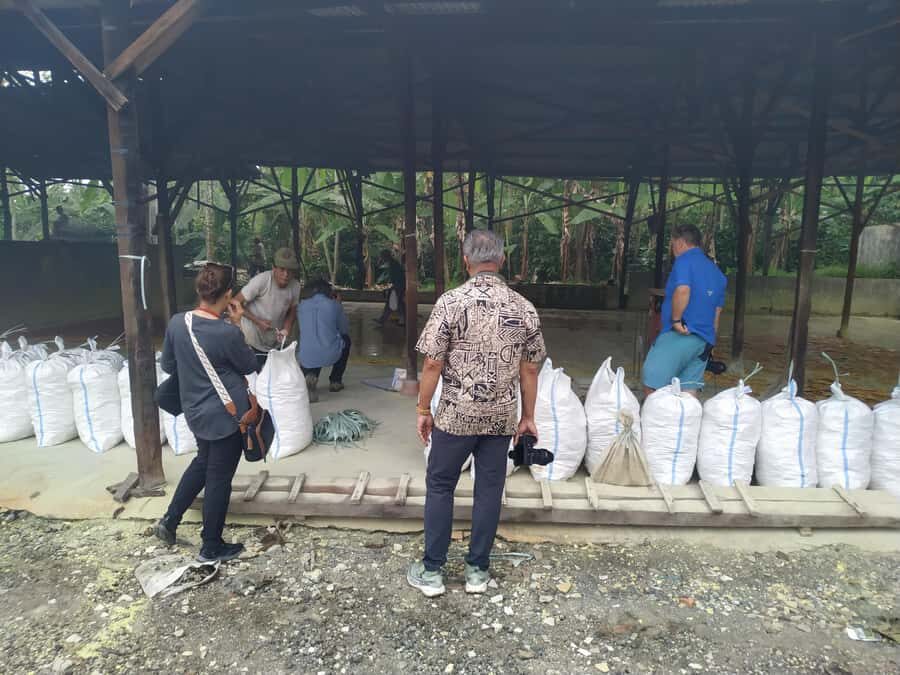 Photo Concept Tour BWI: Sunrise, Culture, and Everyday Life - Visiting a Traditional Batik Workshop