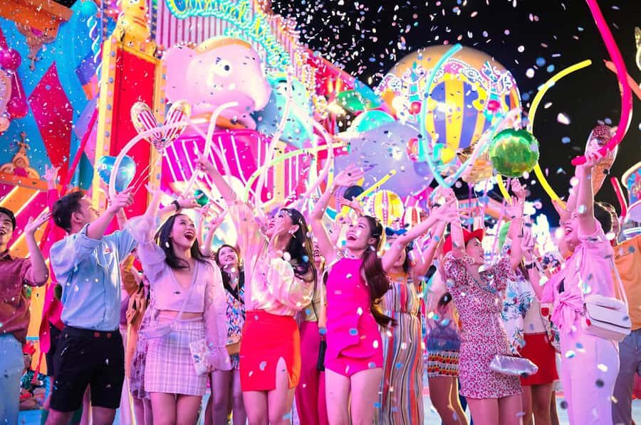 Phuket: Carnival Magic Experience Ticket with Transfers - The Food and Beverage Options