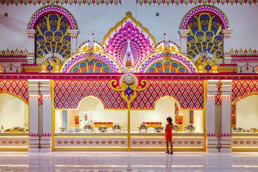 Phuket: Carnival Magic Show and Dinner Combo - Who Will Love This Experience?