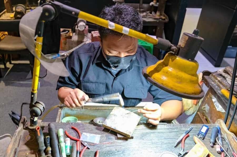 Phuket: Last Day Private Trip to Temple & Jewelry Tour - An In-Depth Look at the Tour Experience