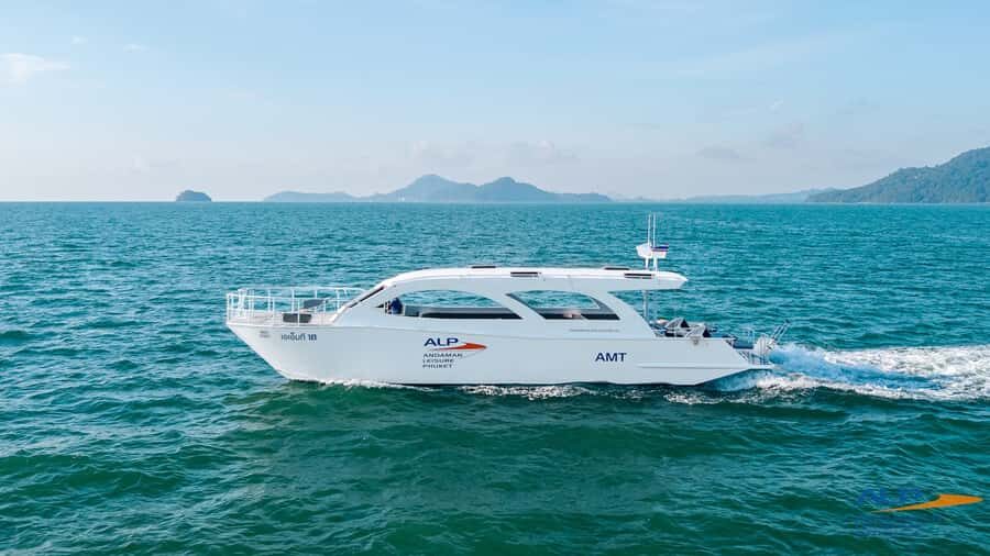 Phuket: Phi Phi Islands Premium Catamaran Tour Max 28 pax - Detailed Breakdown: Why It Works