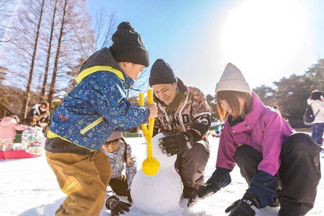 Play with Snow Crab Buffet Lunch and Strawberry Picking Bus Tour - Who Is This Tour Best For?